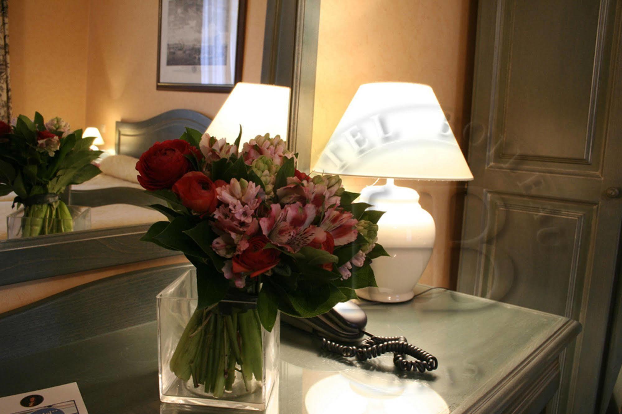 Hotel Boileau ปารีส ภายนอก รูปภาพ